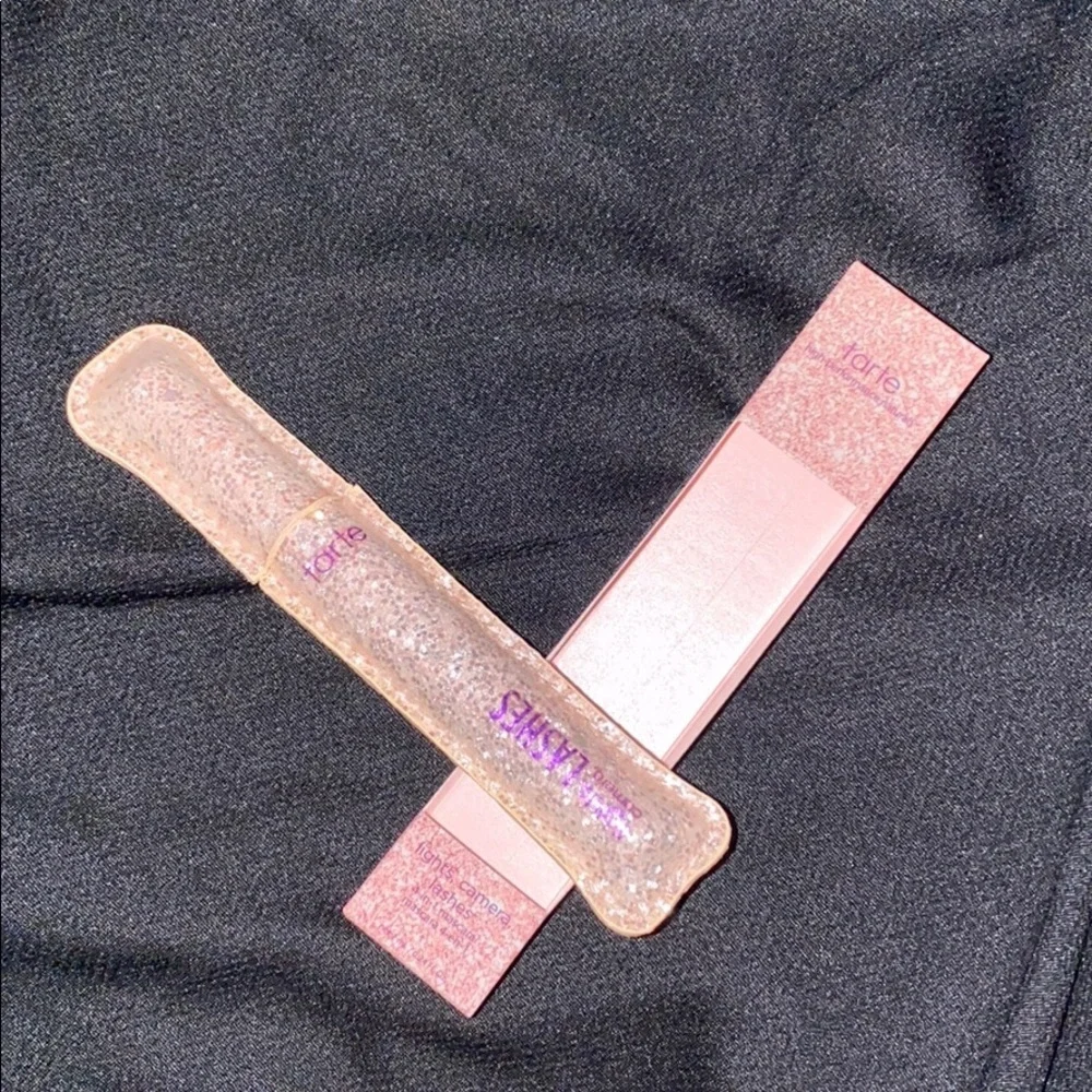 Limited Edition Lights, Camera,‎ Lashes 4-1 Mascara